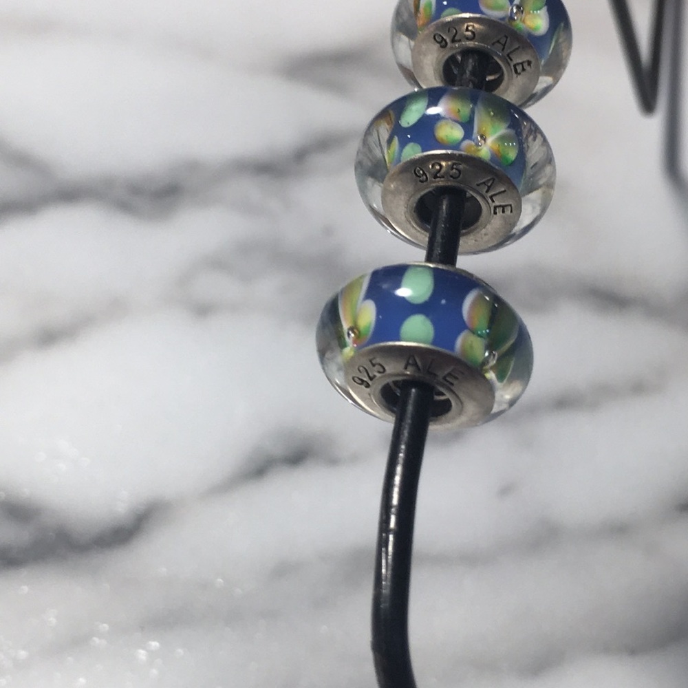Authentic Pandora charm - Picture 3 of 4